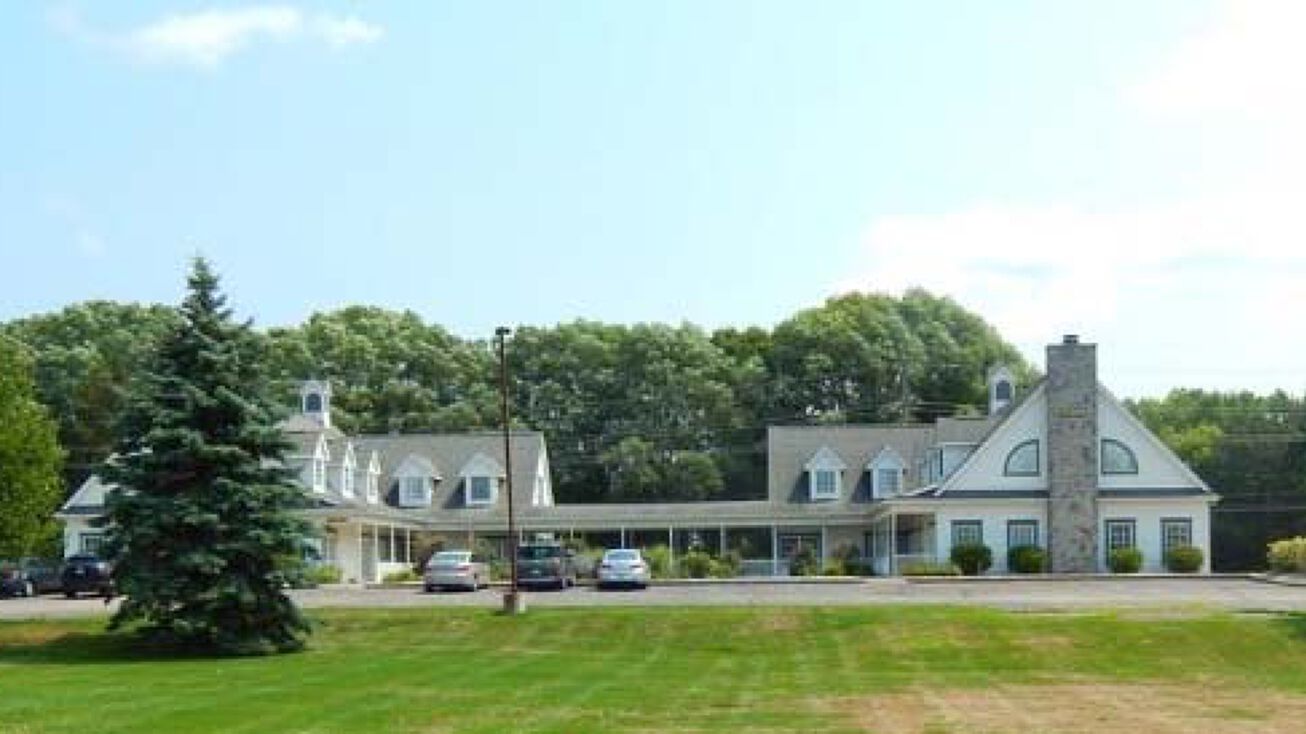 22872301 S Milford Rd, Highland, MI 48357