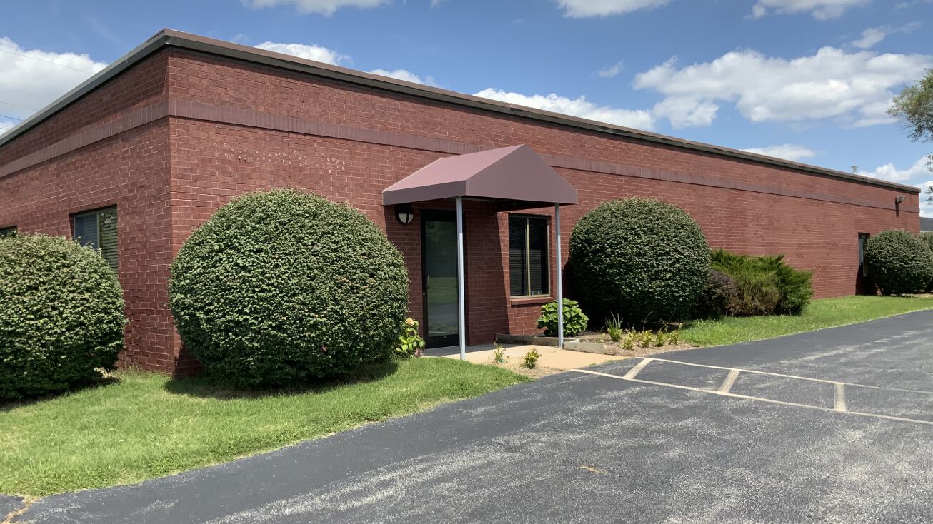 1650 N Warson Rd, St. Louis, MO 63132