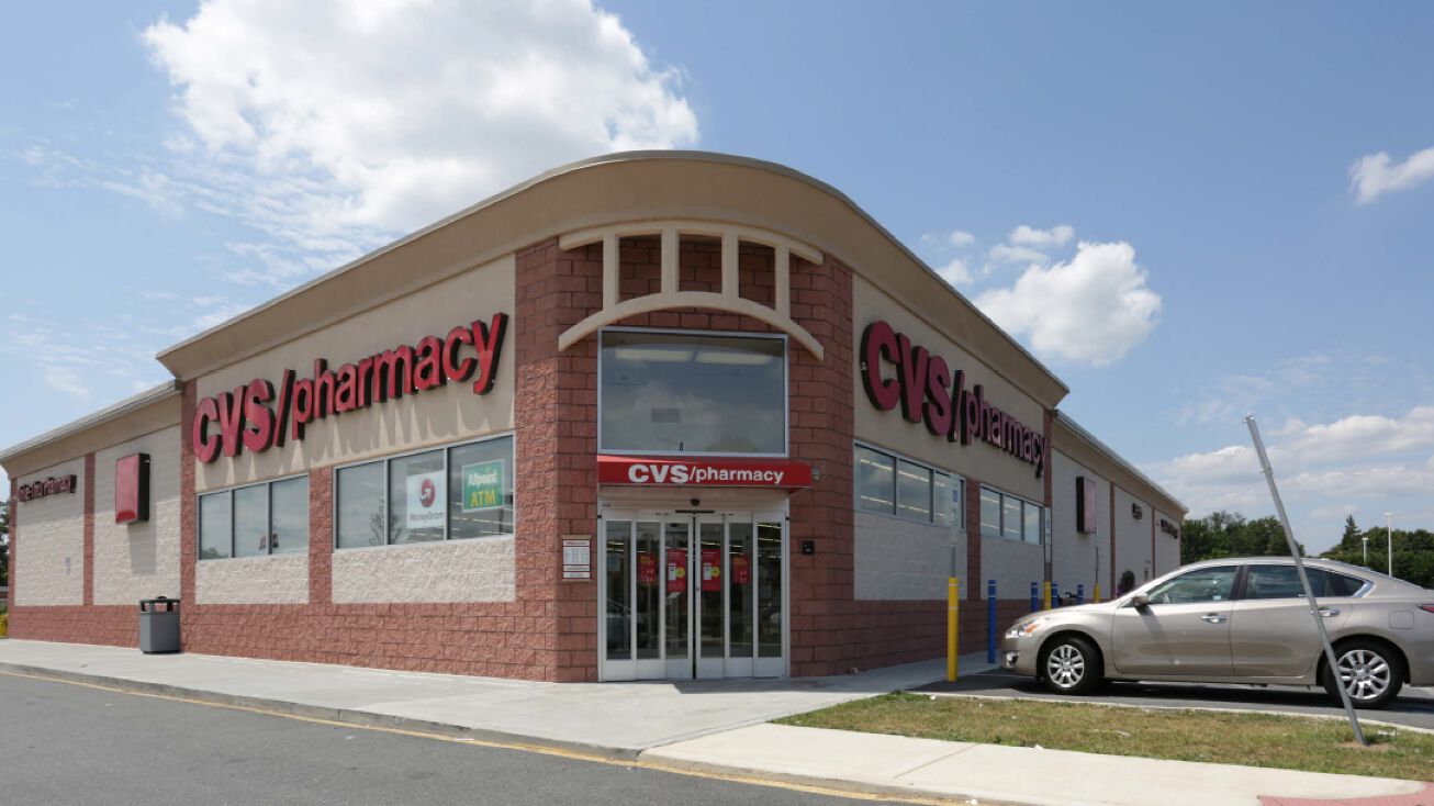 8 Landers Ln, New Castle, DE 19720