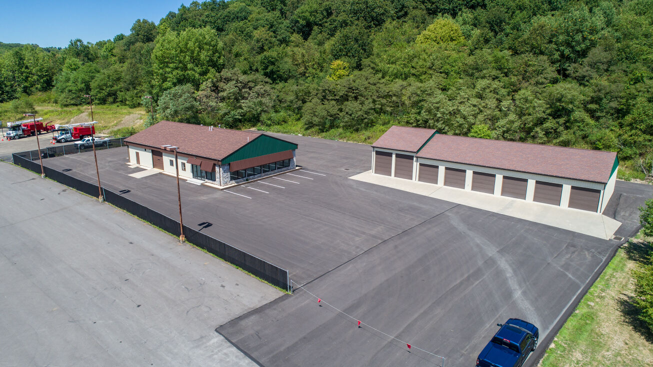 11 Oak Rd, Gibsonia, PA 15044