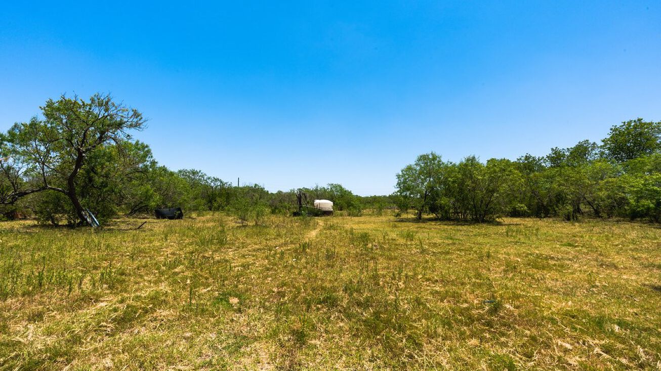 14345 Wisdom Rd, Atascosa, TX 78002