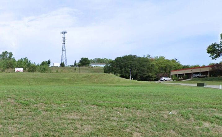 Pictures of Land property located at 3123 and 3125 Floyd Blvd, Sioux City, IA 51108 for sales - image #1