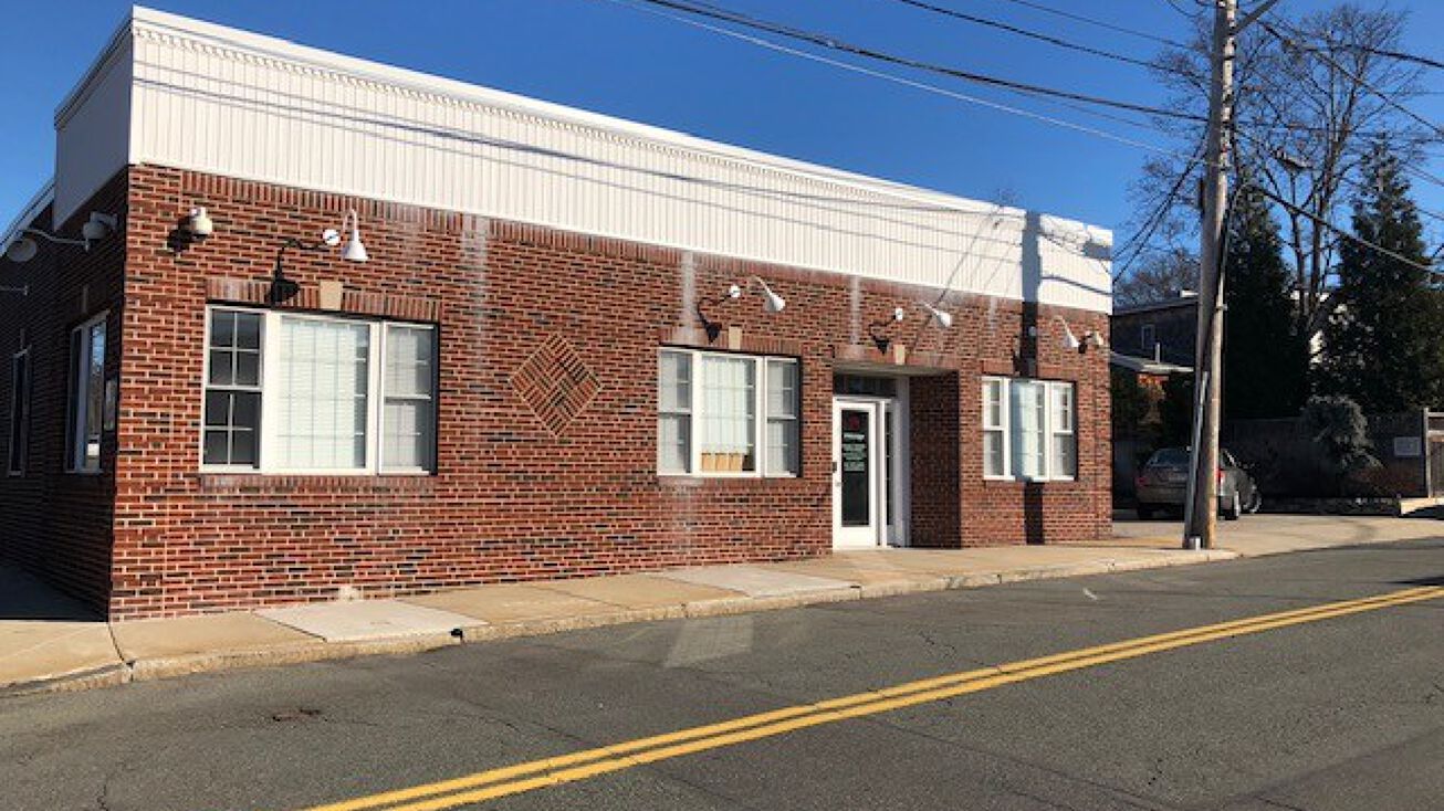 744 E Squantum St, Quincy, MA 02171