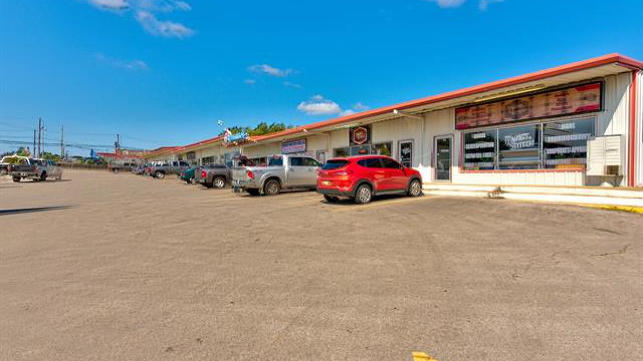 23 E 34th Street, Sand Springs, OK 74063