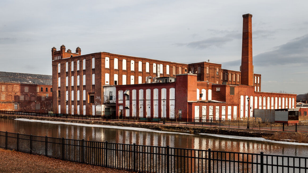 195 Appleton St, Holyoke, MA 01040