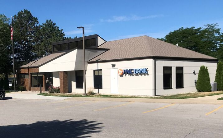 image of property at 1045 N PINE RD Essexville MI 48732-1915