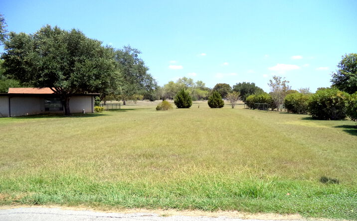 image of property at 407 RIVER OAK DR Seguin TX 78155