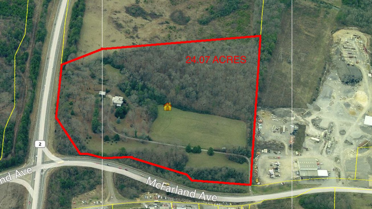 1833 McFarland Ave, Rossville, GA 30741