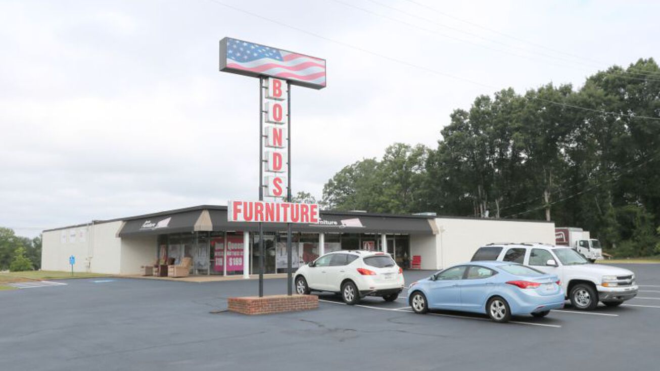 106 W Wade Hampton Blvd, Greer, SC 29650