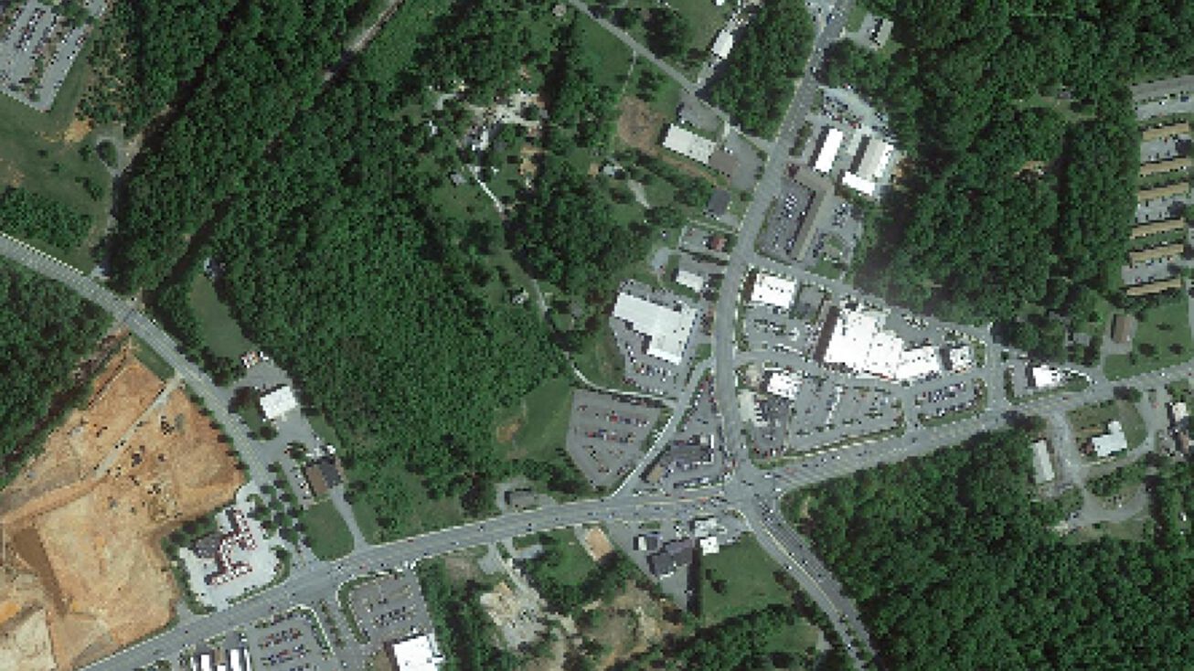 2608 Lakeside Dr, Lynchburg, VA 24501