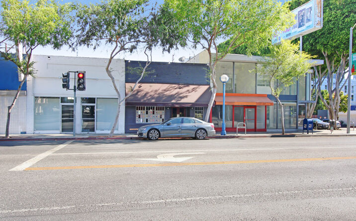 image of property at 7990 SANTA MONICA BLVD West Hollywood CA 90046-5109