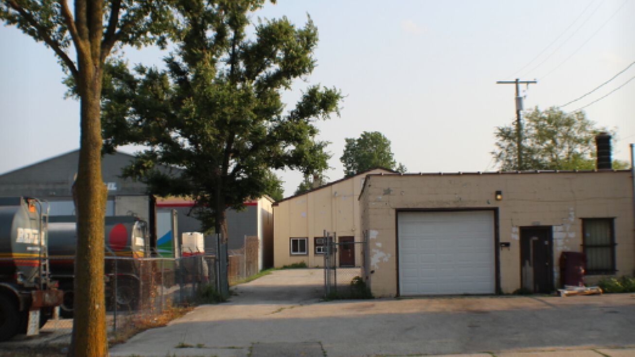 2845 W Stark St, Milwaukee, WI 53209