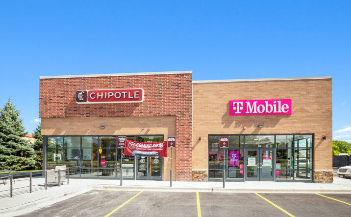 Pictures of Retail property located at 175 S Eastwood Dr, Woodstock, IL 60098 for comps - image #1
