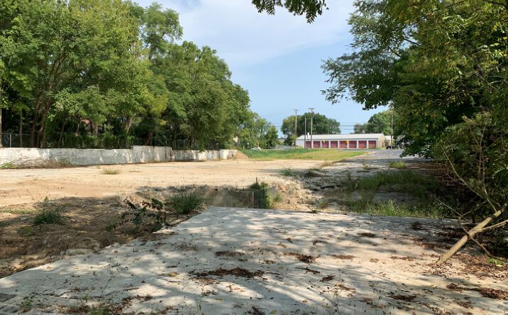 Pictures of Land property located at 171 S Mulberry St, Wilmington, OH 45177 for comps - image #1