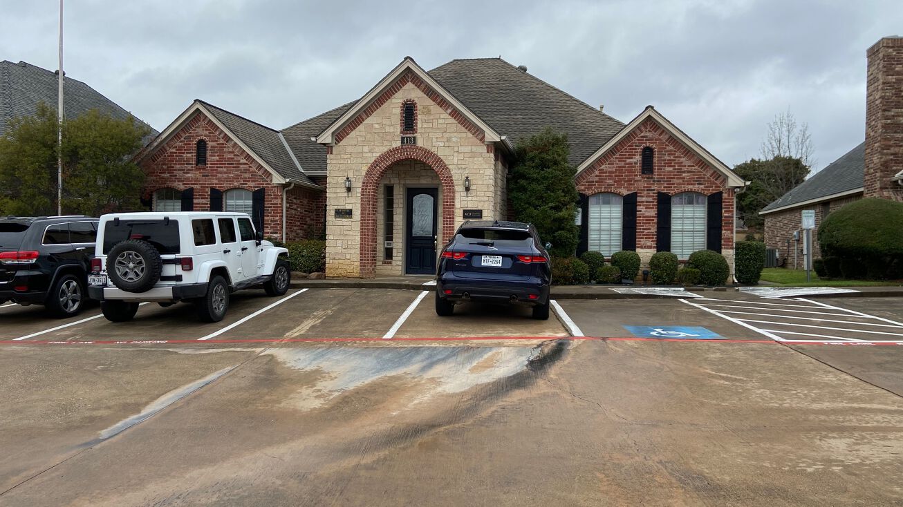 413 Harwood Rd, Bedford, TX 76021