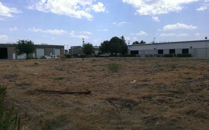 Pictures of Land property located at 1366 E Turner Rd, Lodi, CA 95240 for comps - image #1
