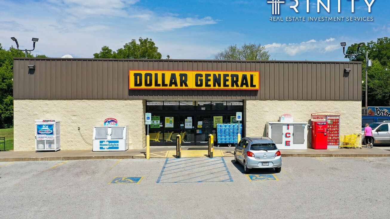 102 Eureka Ave, Berryville, AR 72616