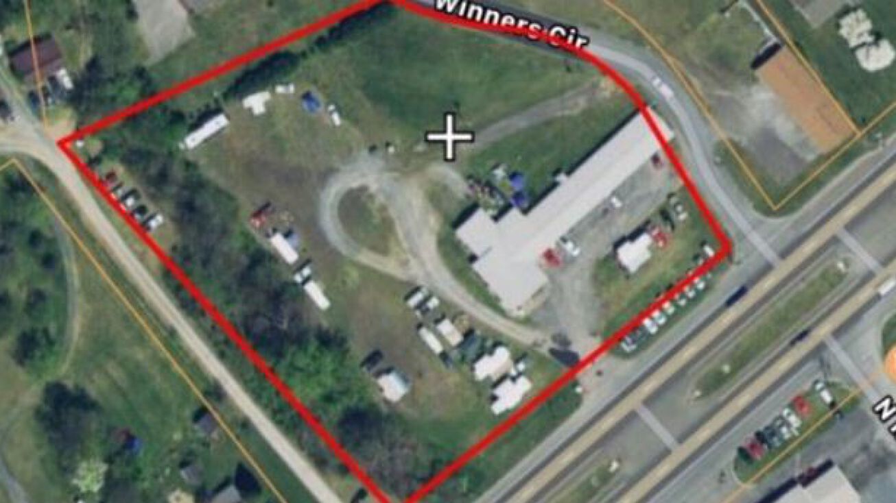 2618 & 2620 Volunteer Parkway, Bristol, TN 37620