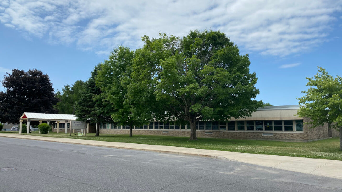 305 Jansen Ave, Johnstown, NY 12095