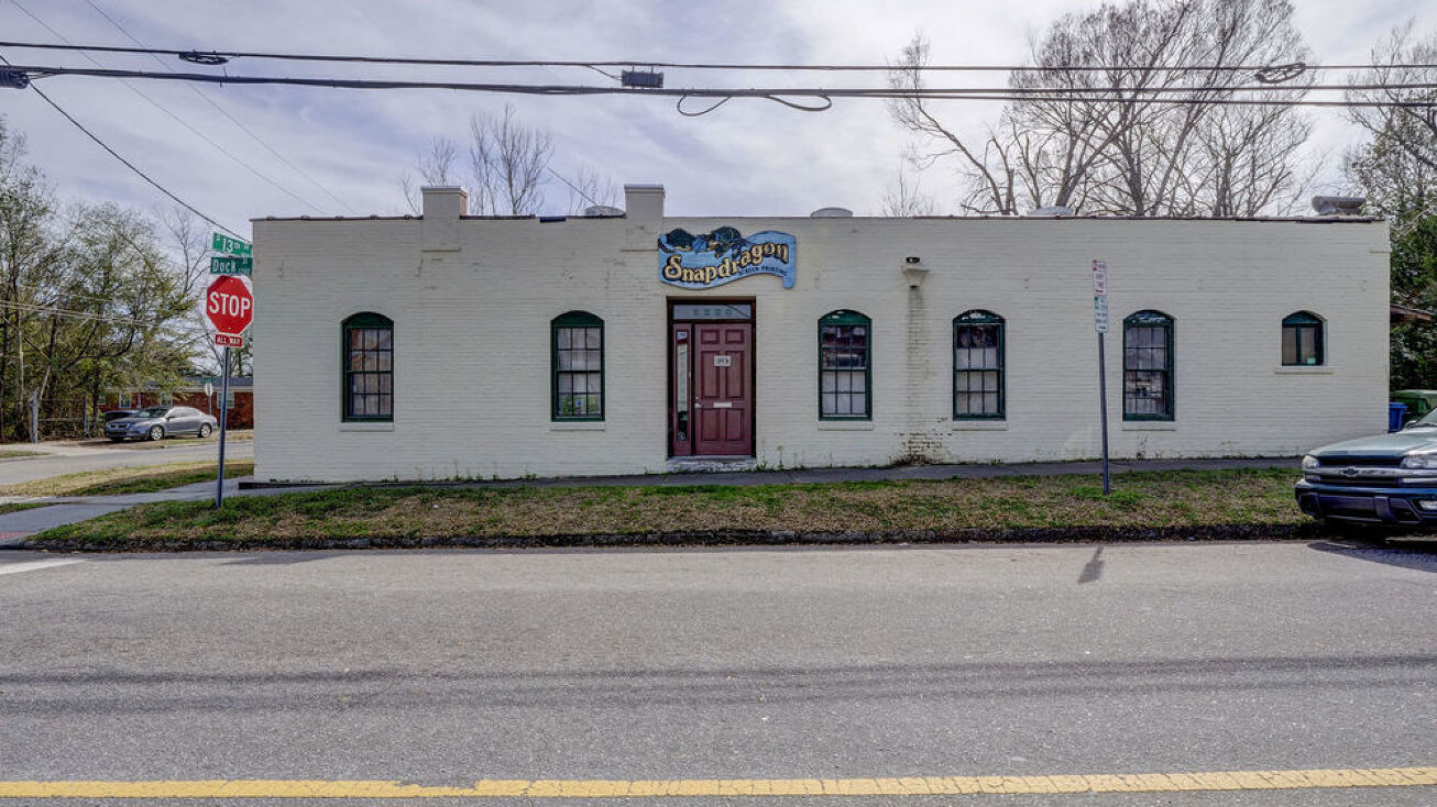 1220 Dock St, Wilmington, NC 28401