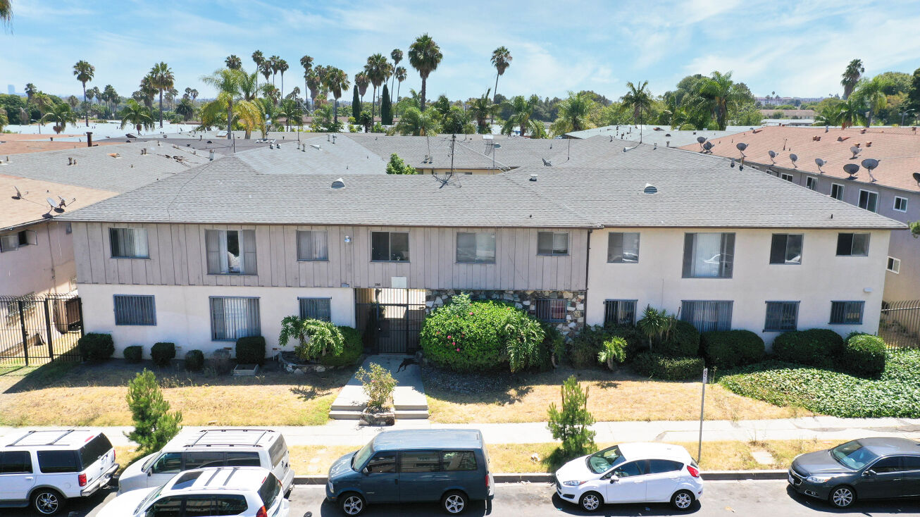 3940 Nicolet Ave, Los Angeles, CA 90008