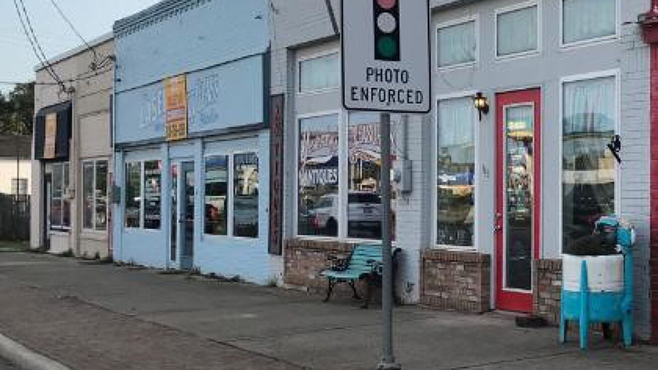 109 N Danville St, Willis, TX 77378 Retail Property for Sale 109