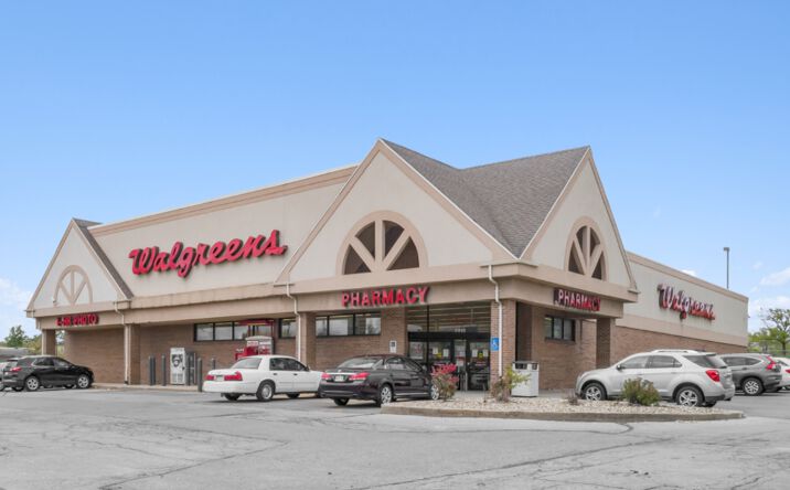Pictures of Retail property located at 3910 University Ave, Waterloo, IA 50701 for comps - image #1
