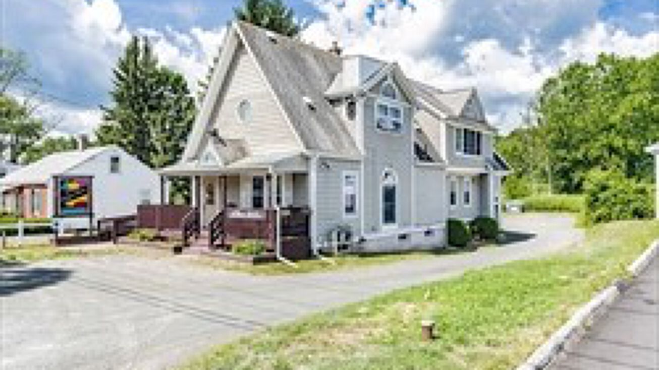 511 College Hwy, Southwick, MA 01077