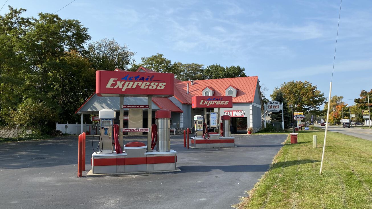 235 W Parkdale Avenue, Manistee, MI 49660 Special Purpose Property