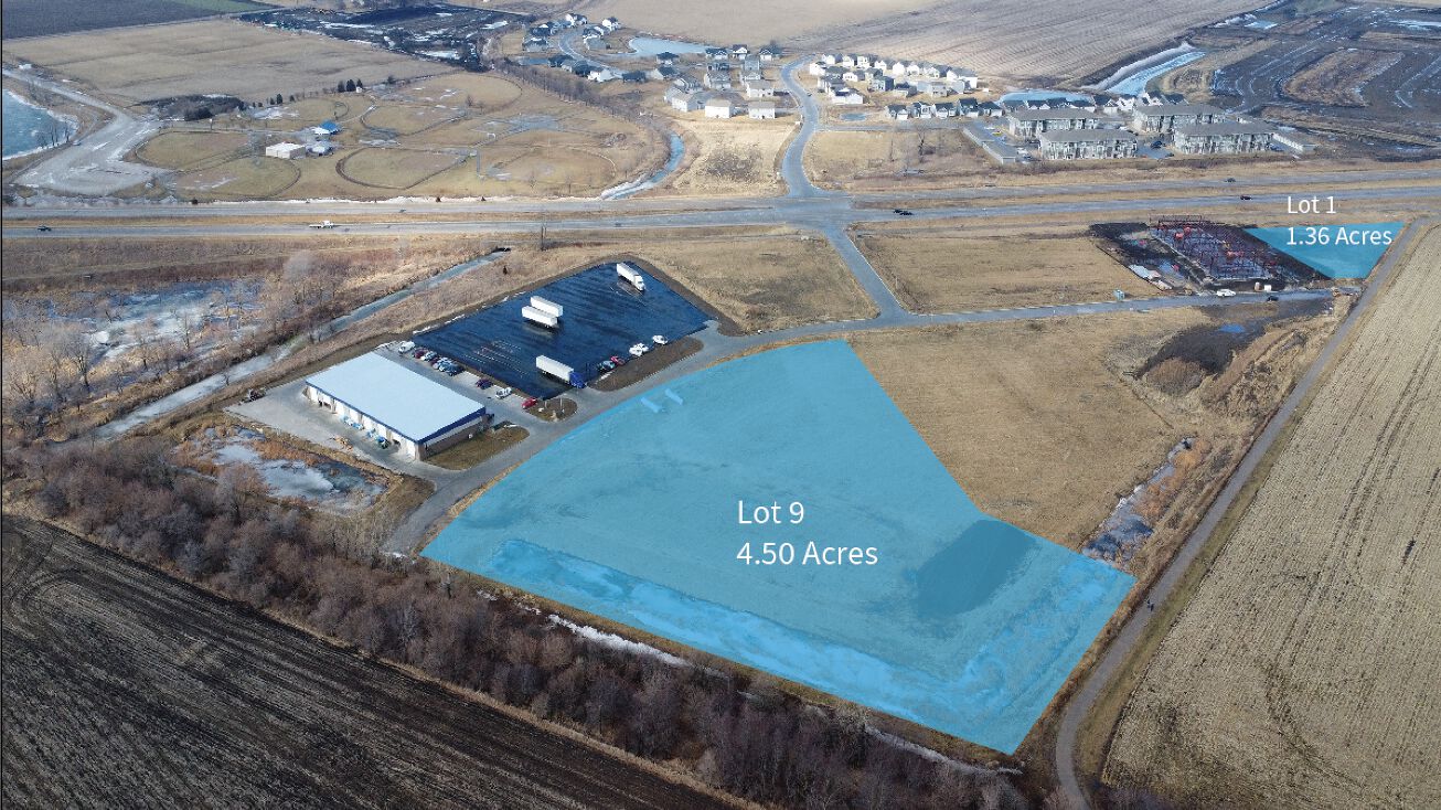 2502 Robinson Ave NE, Bondurant, IA 50035