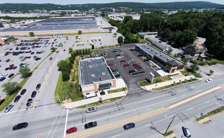 Pictures of Retail property located at 3013 E Market St, York, PA 17402 for comps - image #1