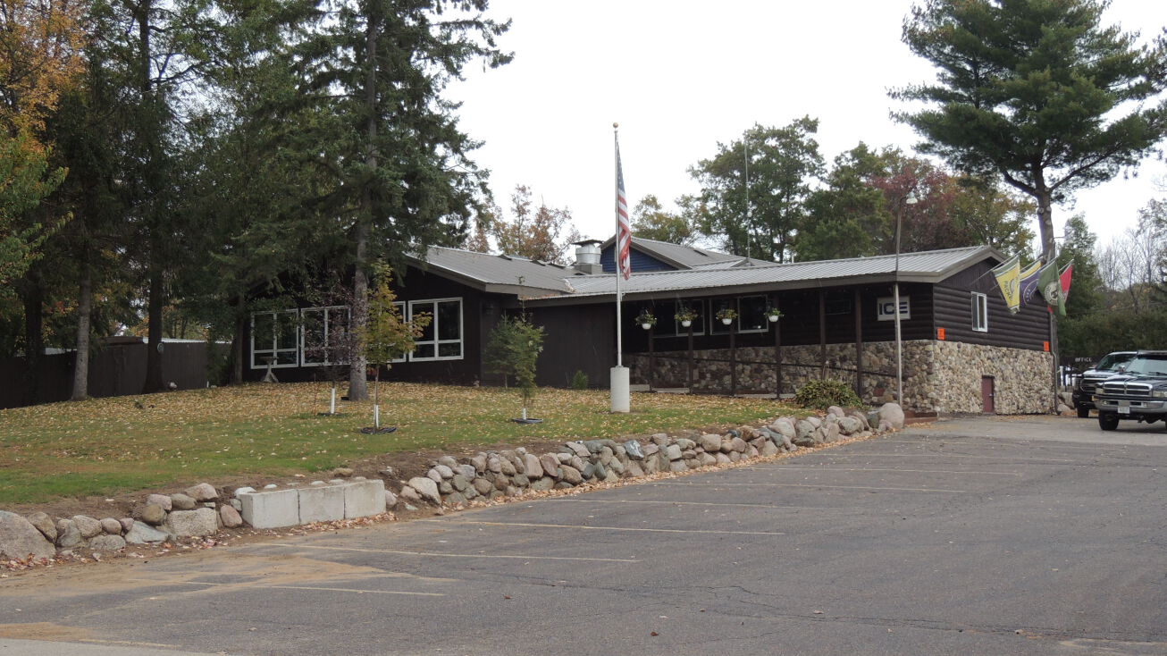 Pictures of Hospitality property located at n10120 Parkway Rd, Crivitz, WI 54114 for sales - image #1