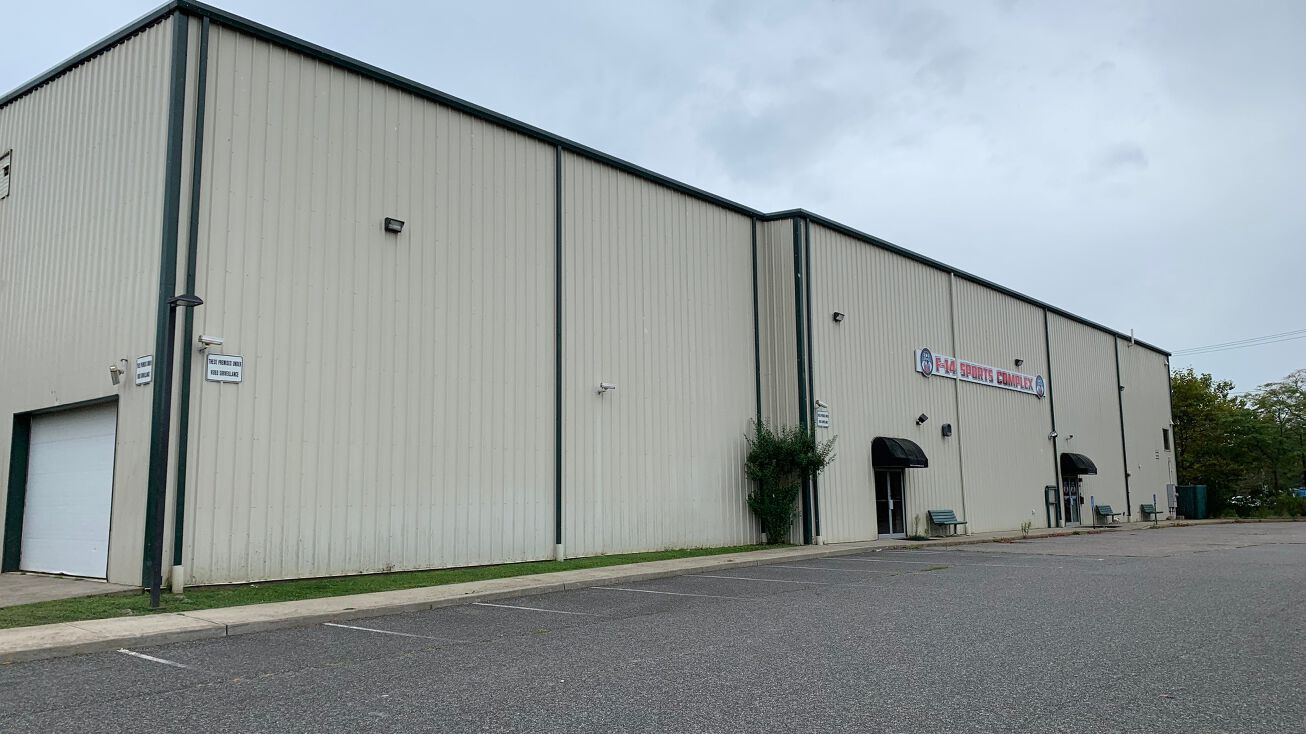 246 N Main St, Sayville, NY 11782