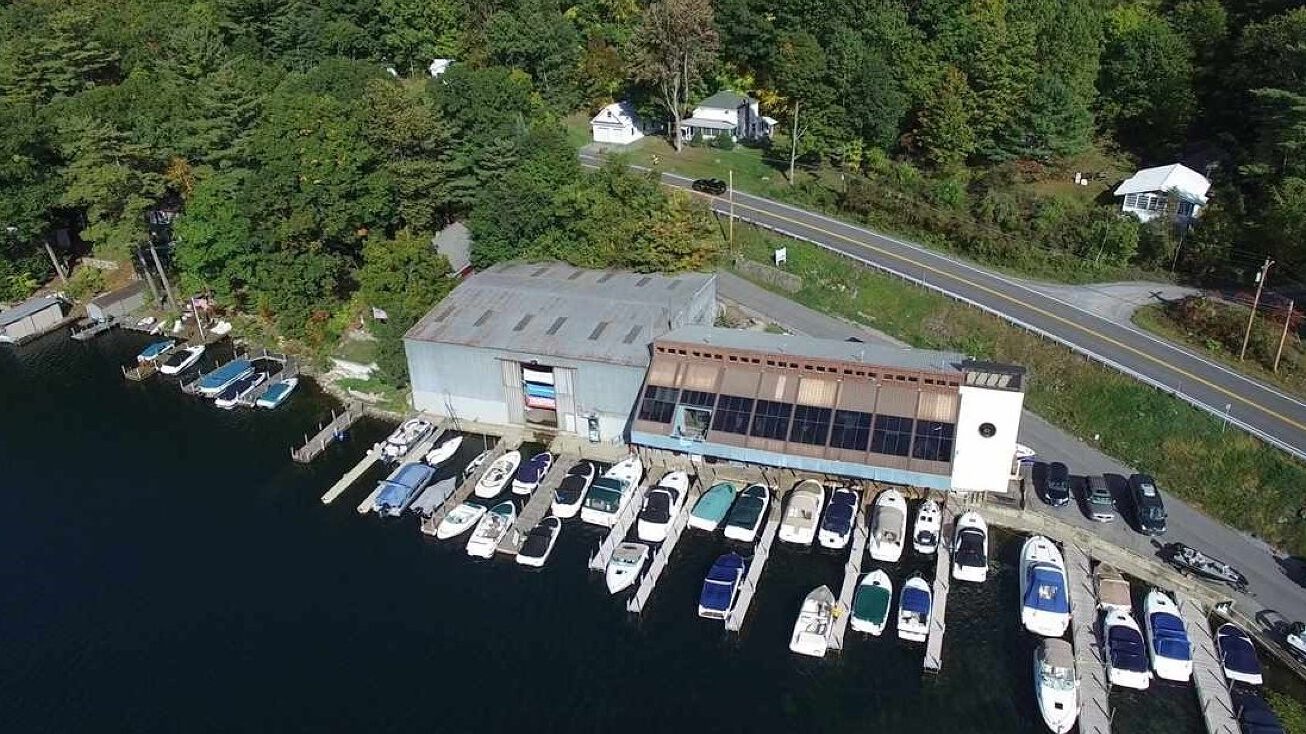 10 Dunhams Bay Rd, Lake NY 12845