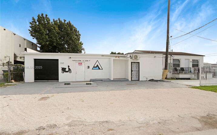 Pictures of Mixed Use, Industrial property located at 3705 NW 35th Ave, Miami, FL 33142 for sales - image #1