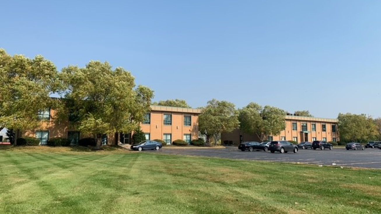 707 Davis Rd, Elgin, IL 60123 Office Property for Sale 707 Davis