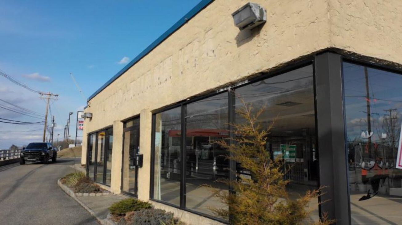 30 Hampton House Rd, Newton, NJ 07860