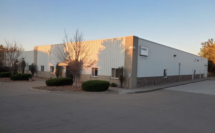 Pictures of Office property located at 335 SE Oralabor Rd, Ankeny, IA 50021 for sales - image #1