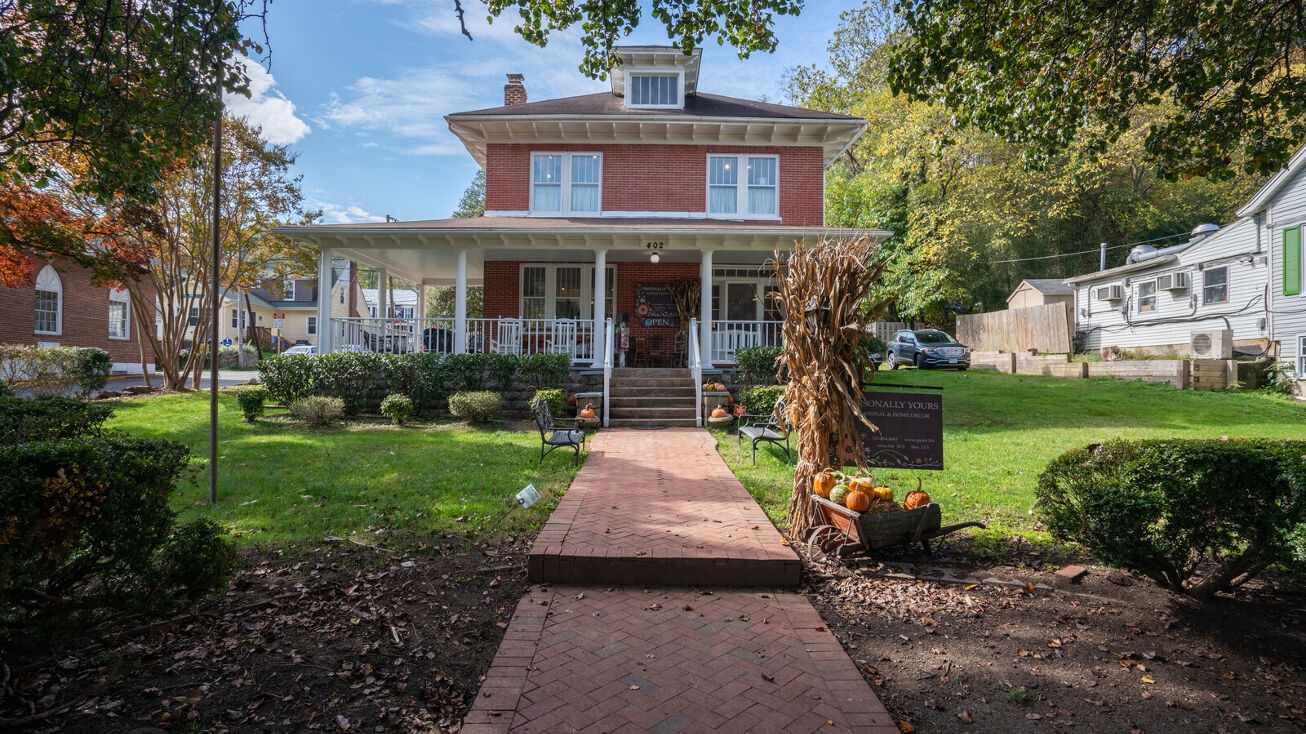 402 Mill St, Occoquan Historic District, VA 22125