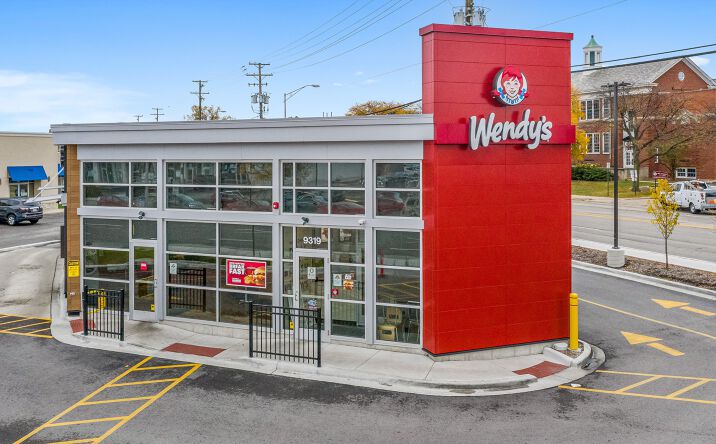 Pictures of Retail property located at 9319 Skokie Blvd, Skokie, IL 60077 for comps - image #1