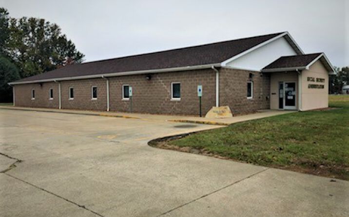 Pictures of Office property located at 1005 Factory Outlet Blvd, West Frankfort, IL 62896 for comps - image #1