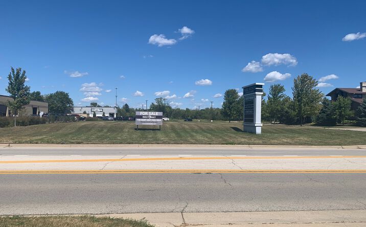 Pictures of Land property located at 780 E Park Ave, Libertyville, IL 60048 for sales - image #1