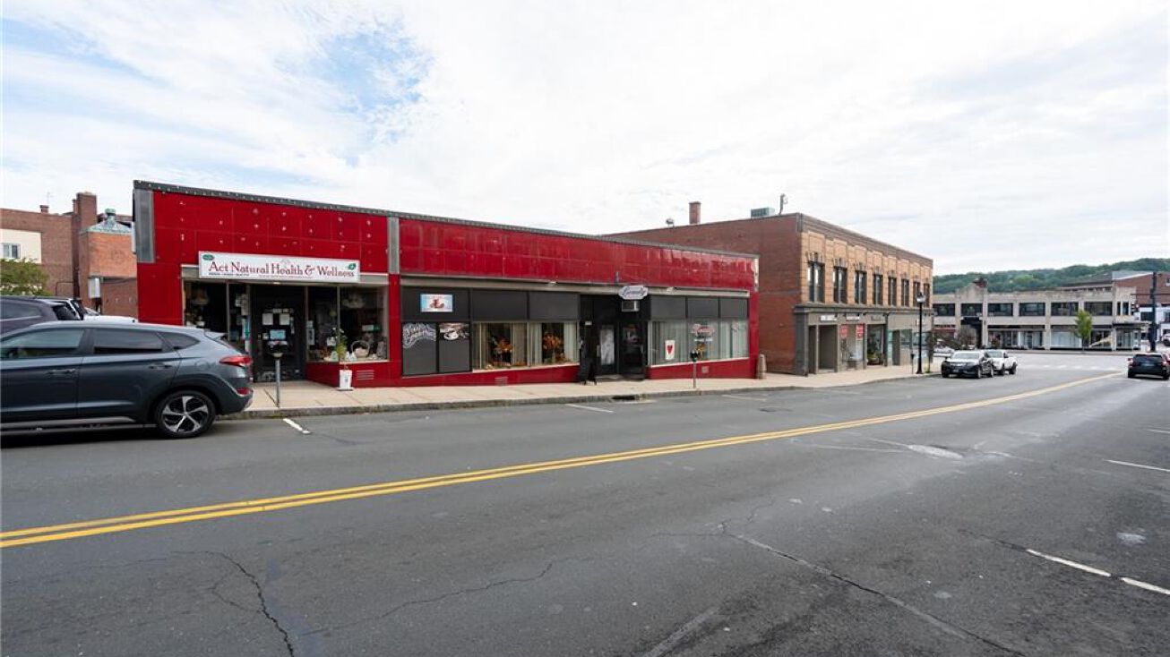 22 Water St, Torrington, CT 06790