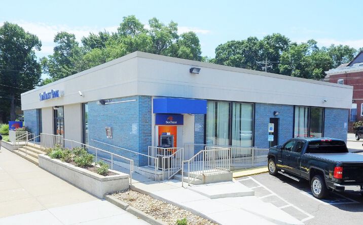 Pictures of Retail property located at 1801 W. Broad St., Richmond, VA 23220 for comps - image #1