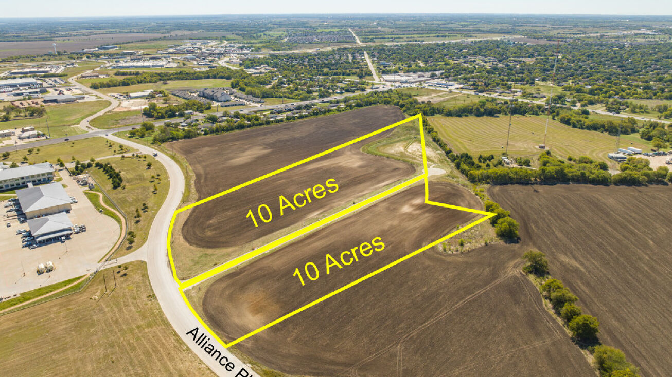 Alliance Pkwy, Hewitt, TX 76643