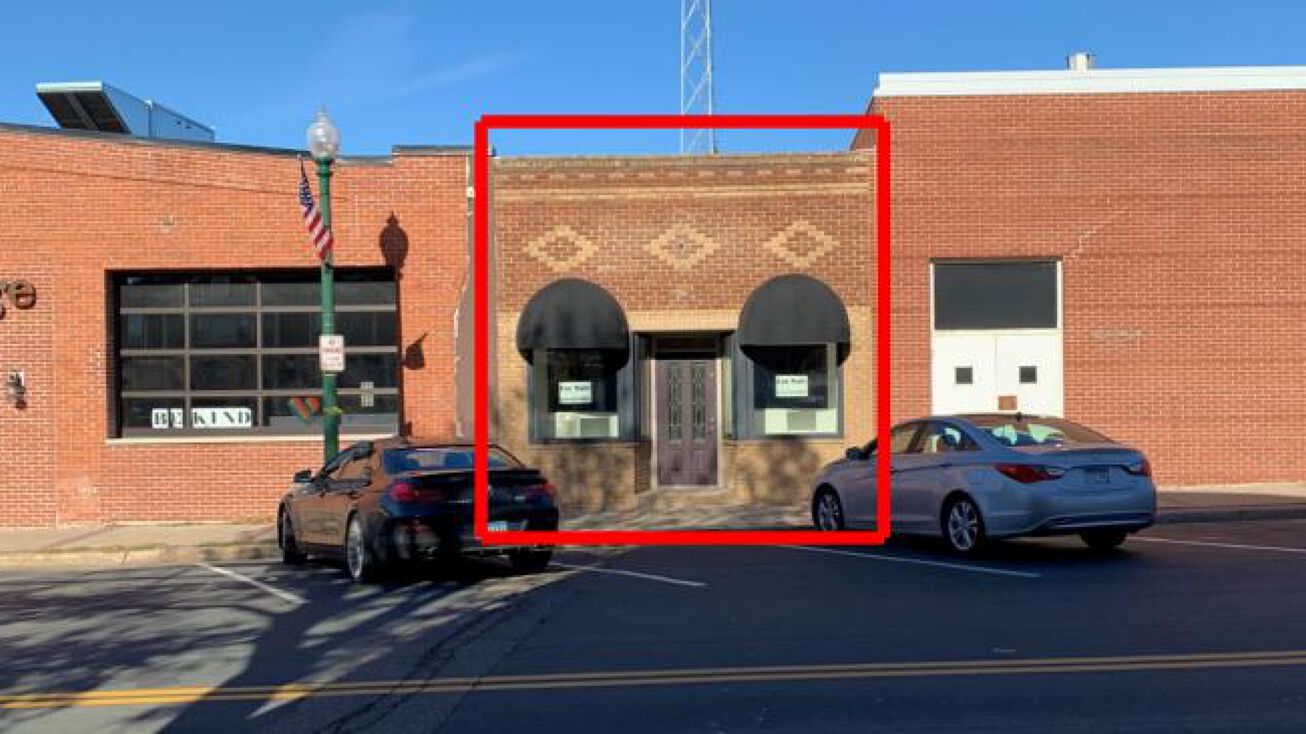 81 st Street W Building, Waconia, MN 55387