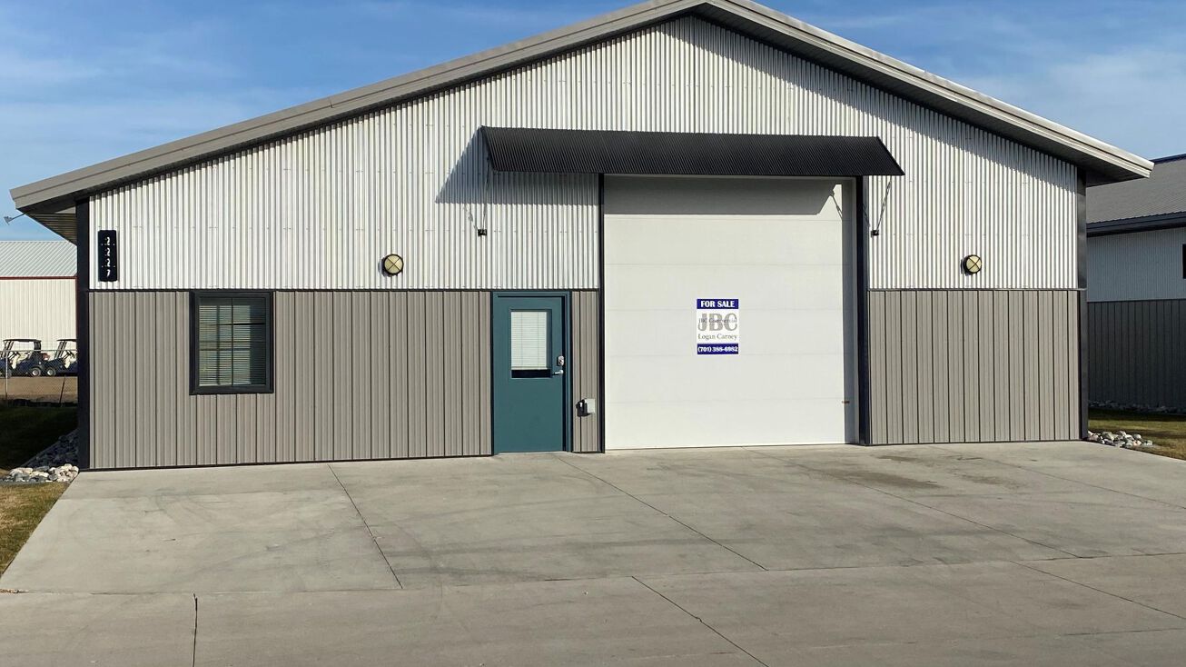 2227 Sheyenne St, West Fargo, ND 58078