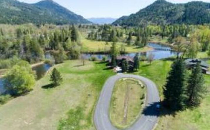 Pictures of Land property located at Lt 6 Blk 2 Marie Victoria ct, Sandpoint, ID 83864 for comps - image #1