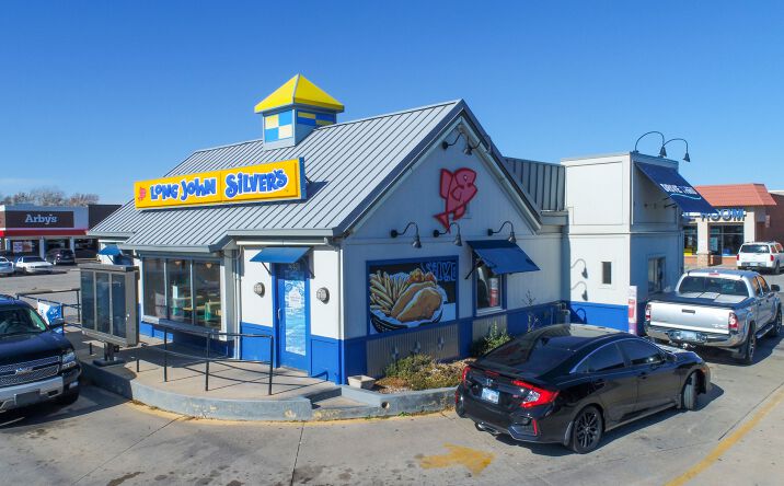 Pictures of Retail property located at 2090 W 21st St, Wichita, KS 67203 for comps - image #1