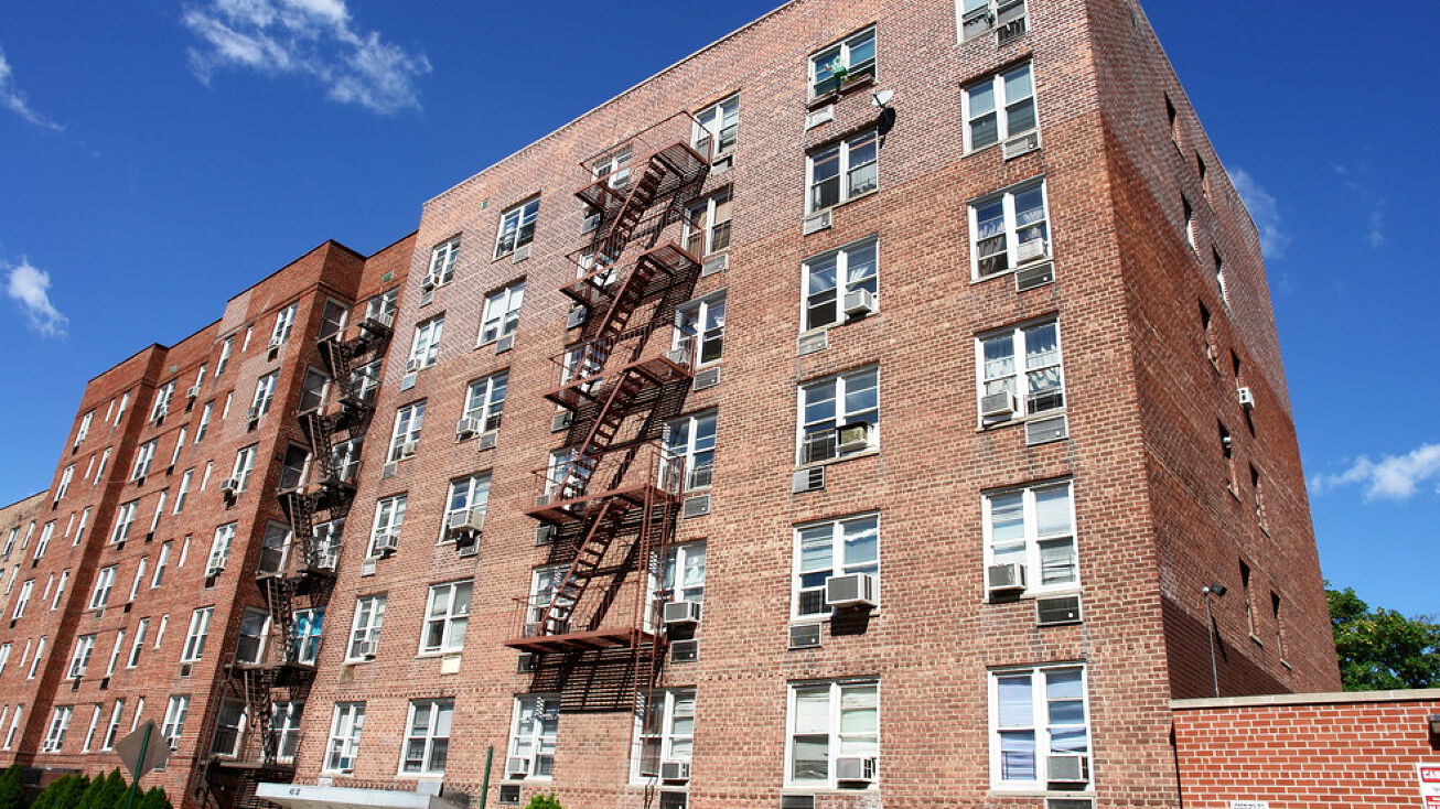 14227 Barclay Ave, Flushing, NY 11355